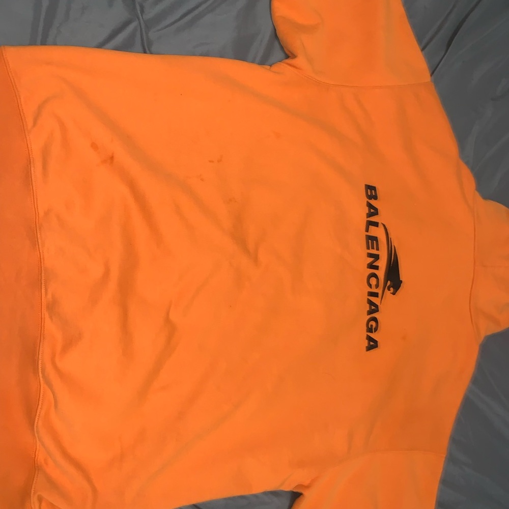 balenciaga sweater only wore for a couple of hour,just like new
